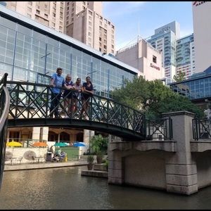 Meet your Posher, Allie